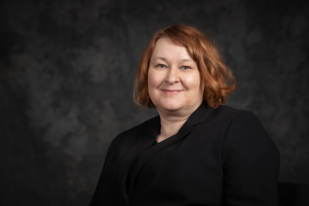 Rintakuva Kirsi Henrikssonista