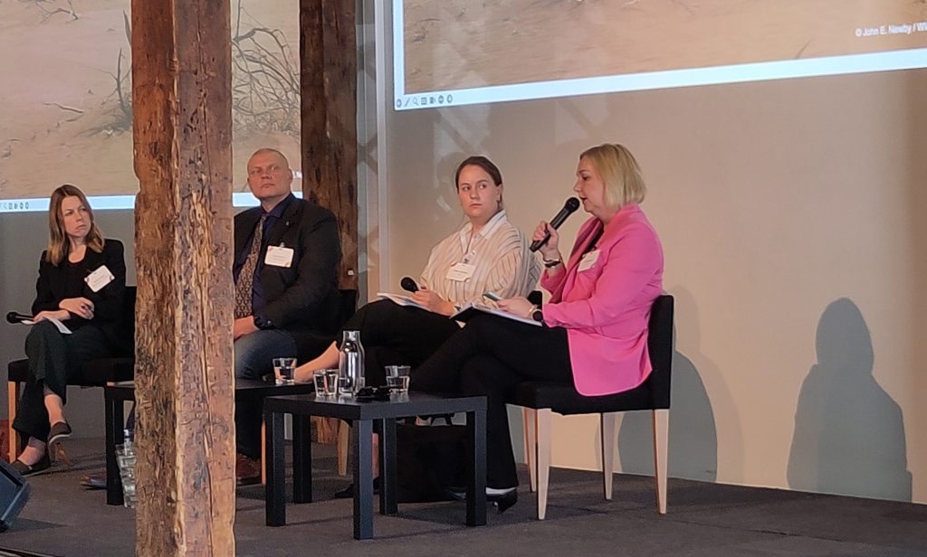 Neljä kirjoituksessa mainittua panelistia Kriisinhallinta NYT -tapahtumassa